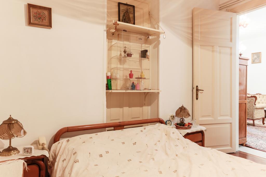 Filopappou Home Athena Bagian luar foto